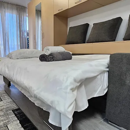 Alezzi Large Luxury Studio N10 Piscina Navodari