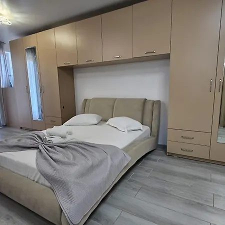 Alezzi Large Luxury Studio N10 Piscina * Navodari