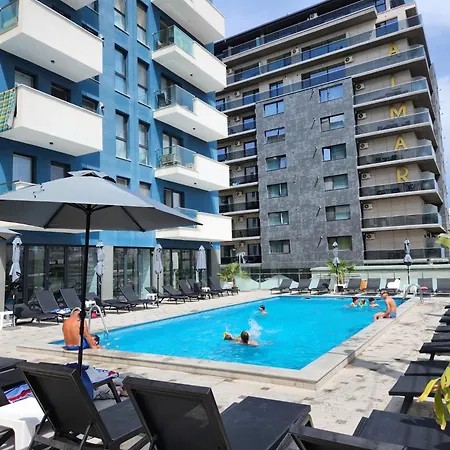 Apartment Alezzi Large Luxury Studio N10 Piscina